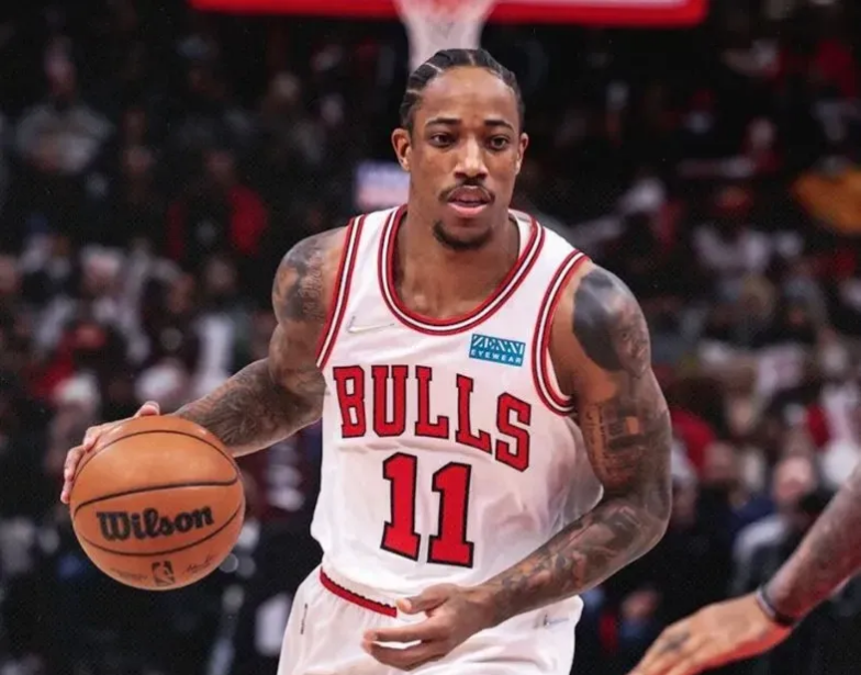 pg电子模拟器-雷霆惜败马刺，德罗赞砍下36分的简单介绍