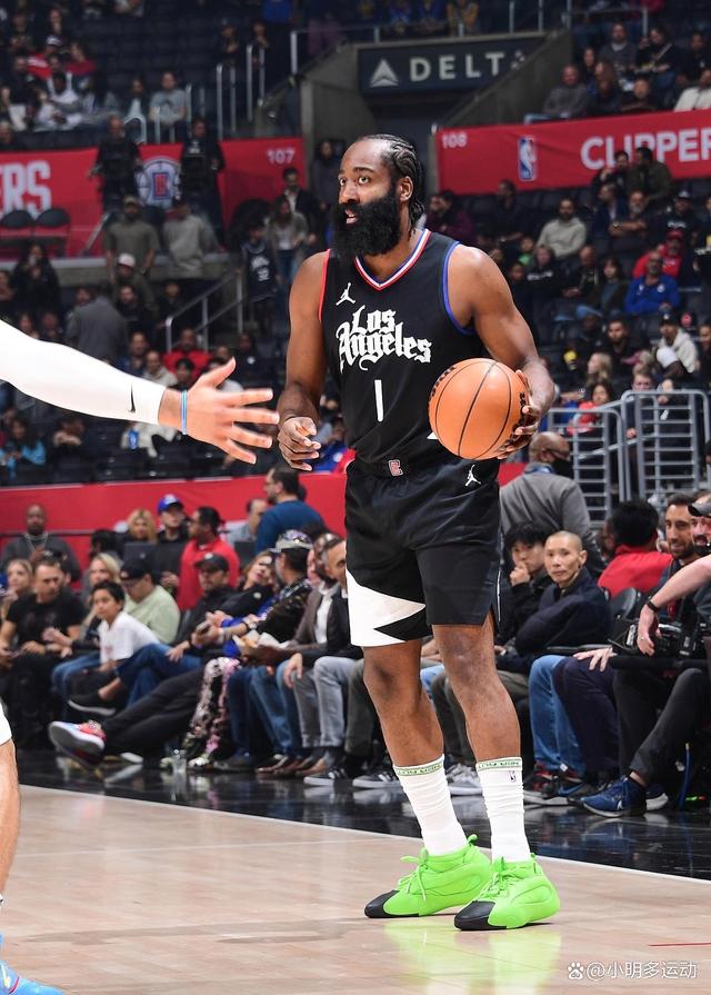 快船淘汰开拓者，取得四连胜