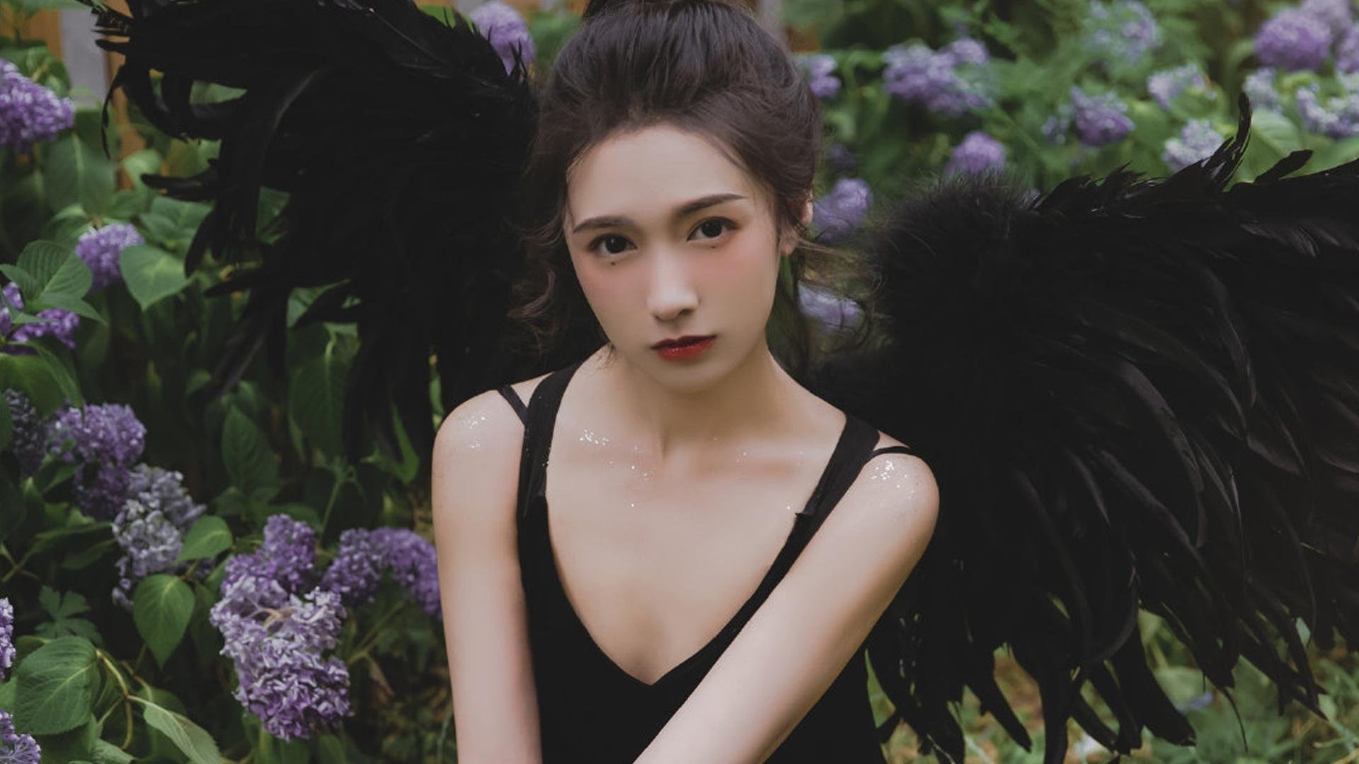 铁壁与智慧，当伊朗战术牵制蓝军，贝林厄姆演绎防守艺术