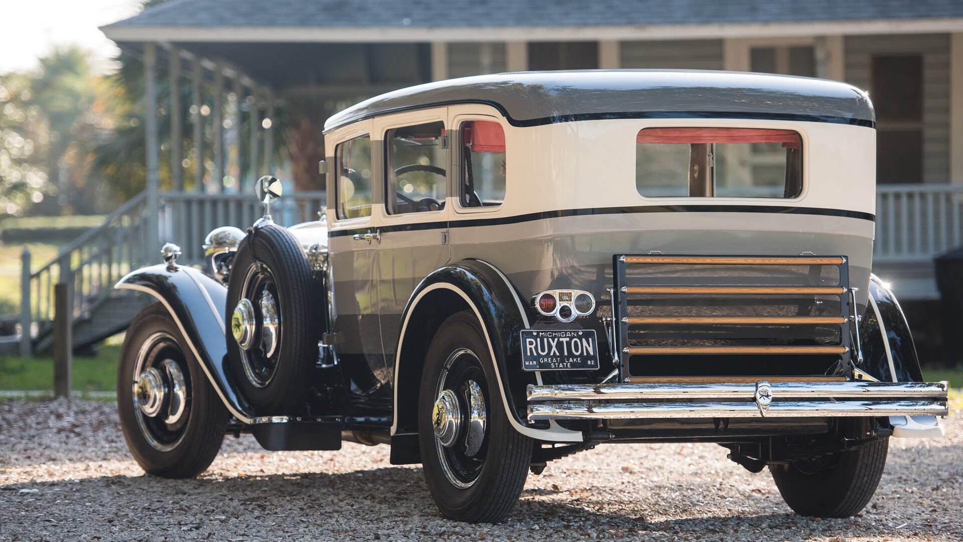 一剑封喉!利拉德关键时刻再显神威,热火击败步行者迎来争冠曙光